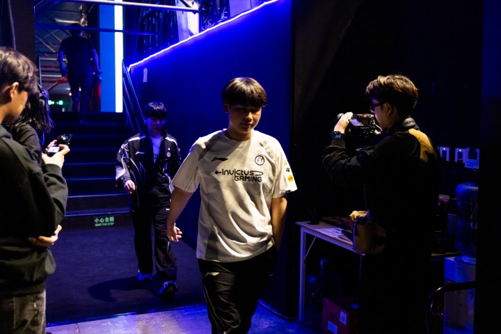 iG长文总结S15:不是每一次登攀都能抵达顶峰,2025我们不说再见!